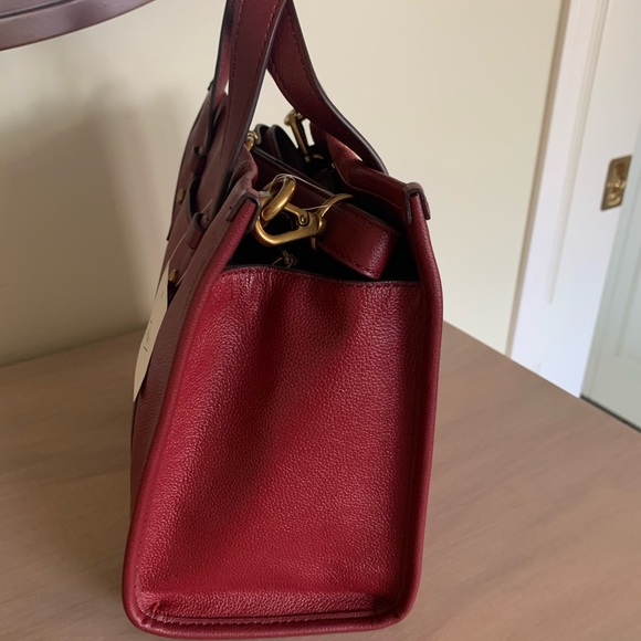Red Velvet Fossil Satchel NWT - Picture 4 of 10